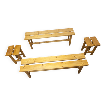 Set of 2 benches and 2 stools in pine, 1970s mountain style.