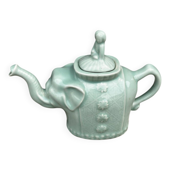 Théière Vintage en Porcelaine de Chine - Éléphant et Fille sur Couverc