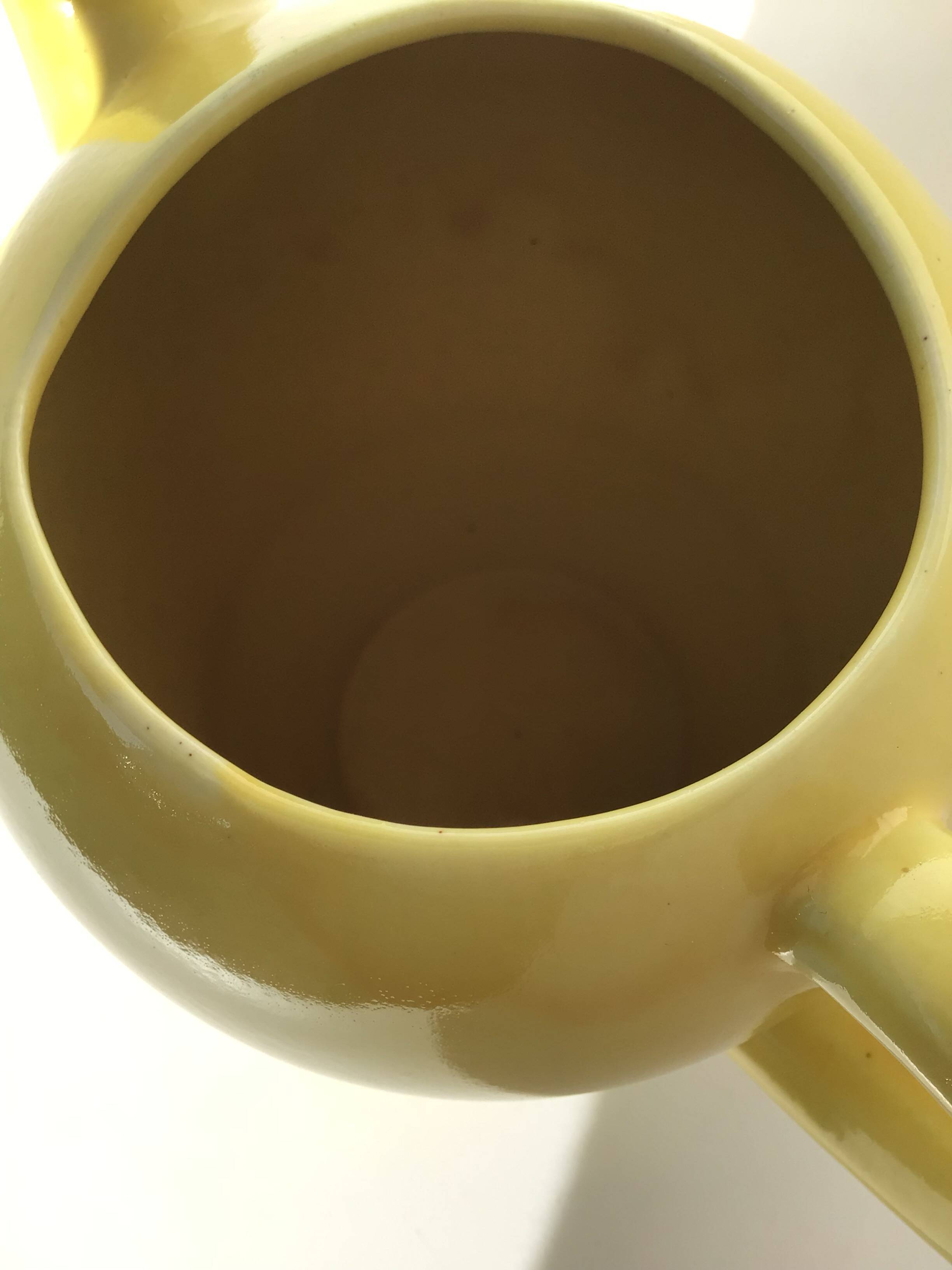 Yellow bistro pitcher 1 liter