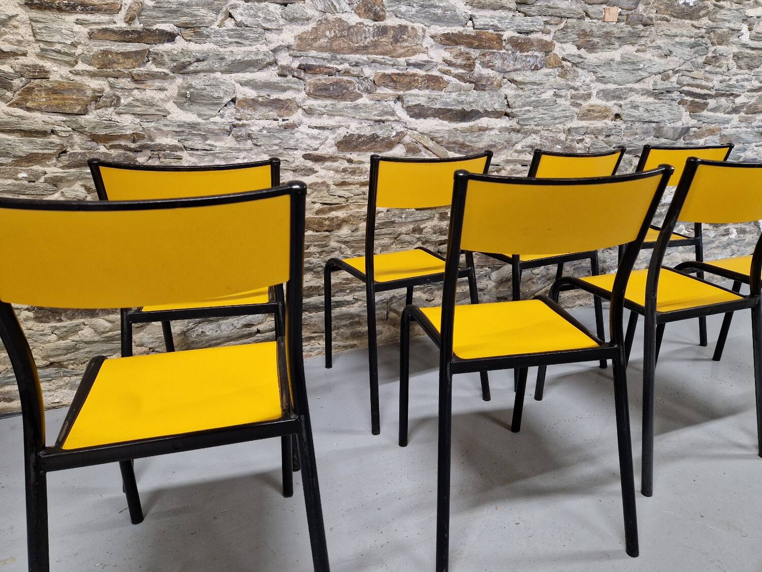 Set of 8 yellow mullca 510 chairs