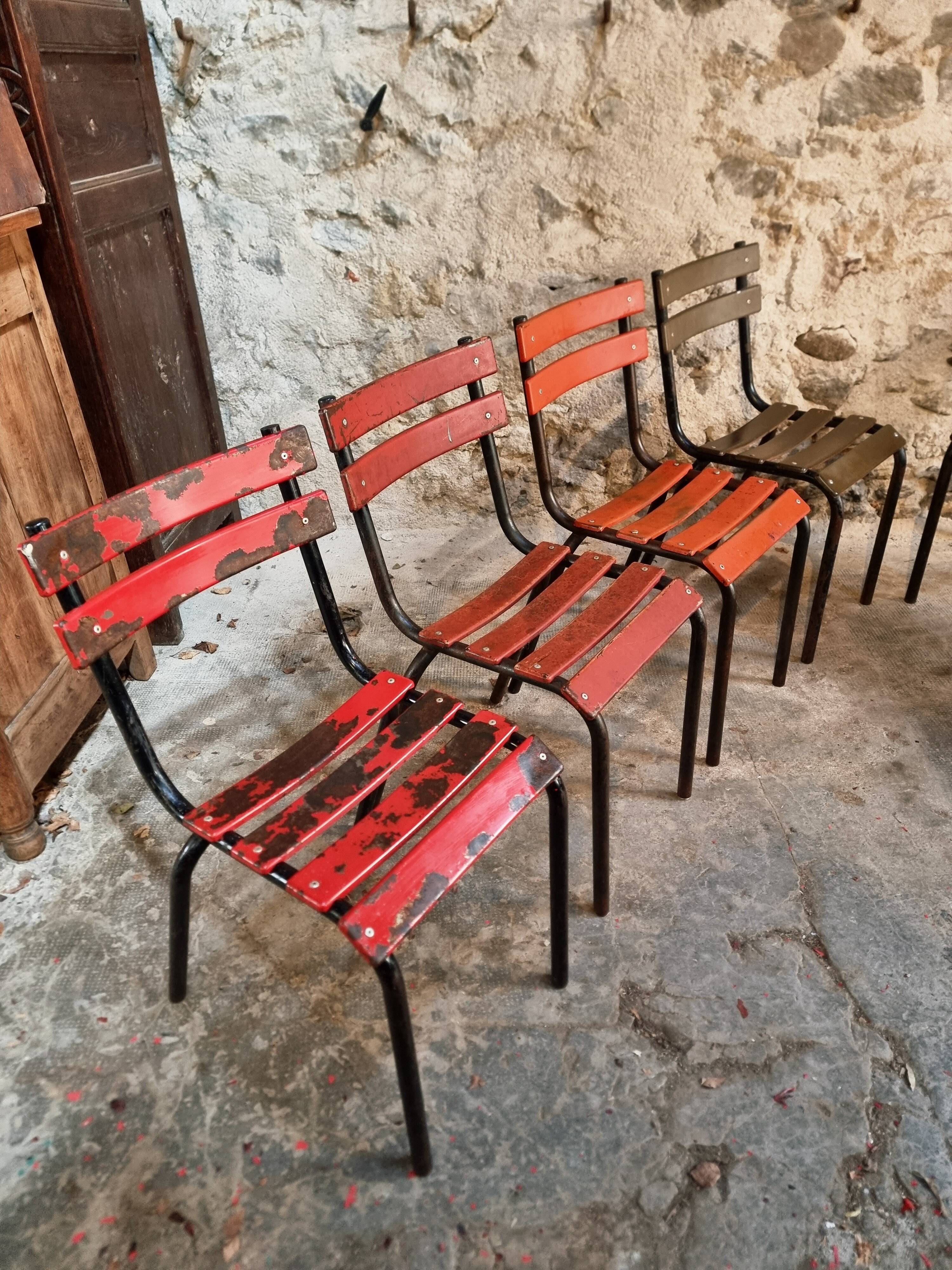 Set of 8 vintage French bistro chairs – industrial metal Tolix style