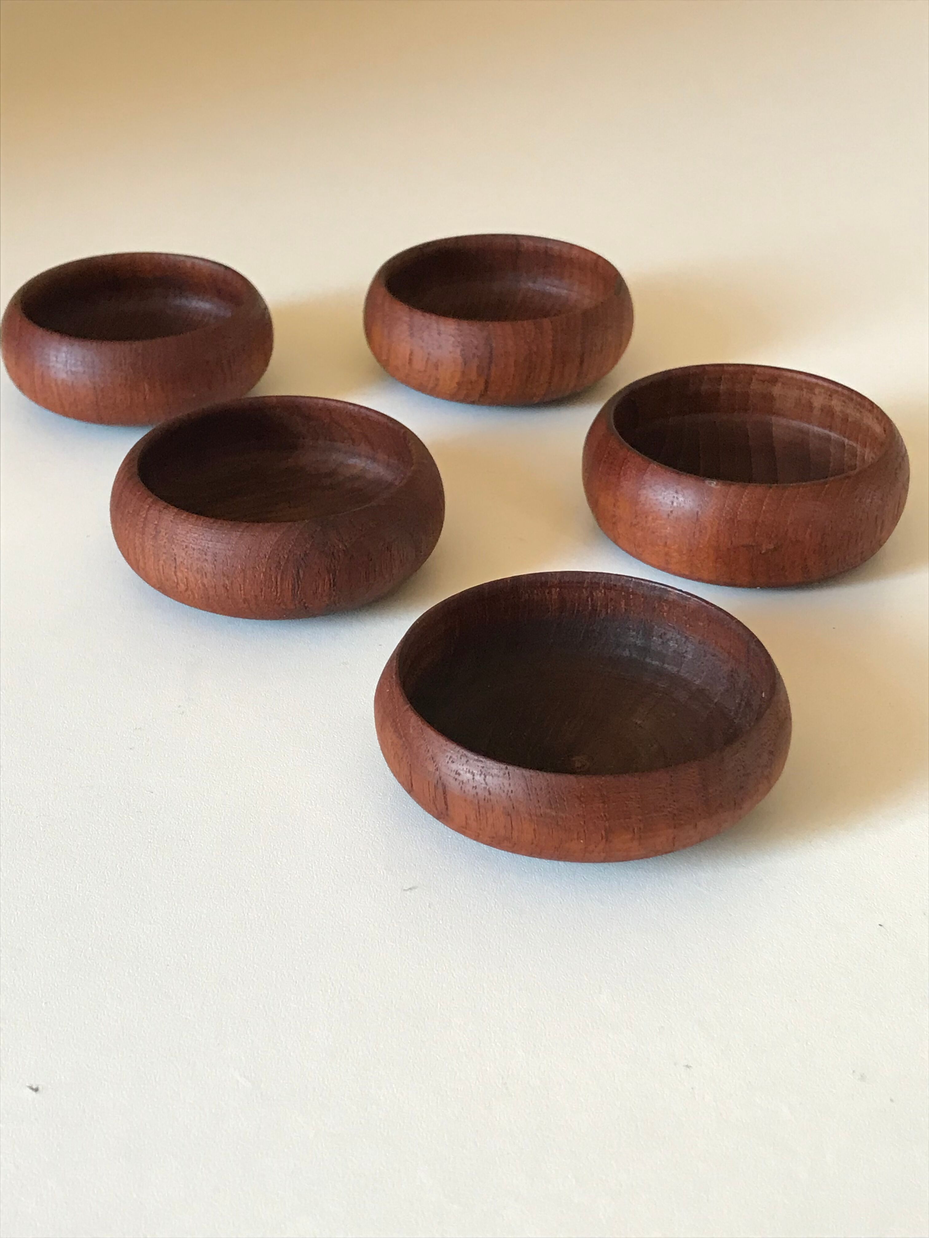 Series of 5 cups in vintage teak  60