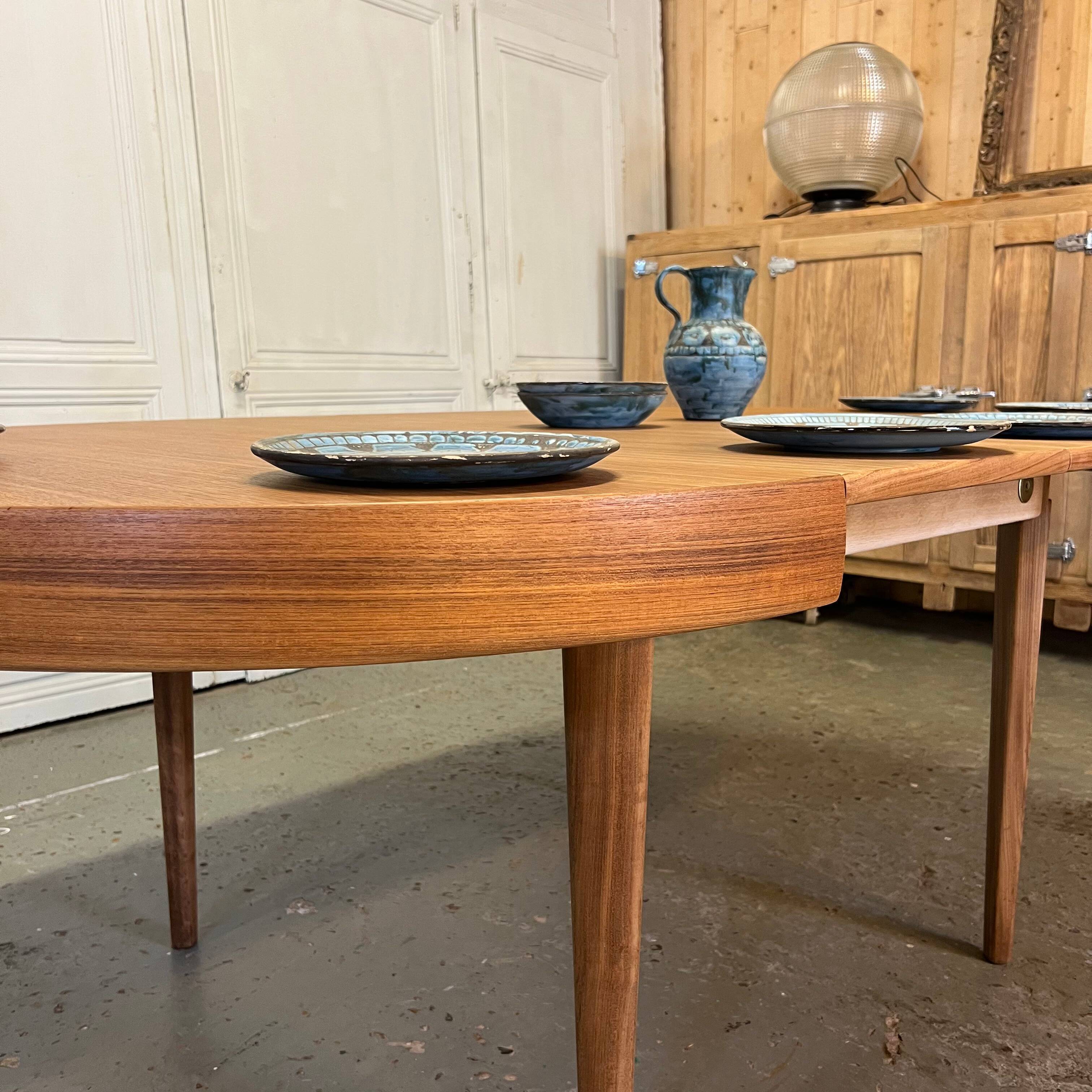 1970s Scandinavian table