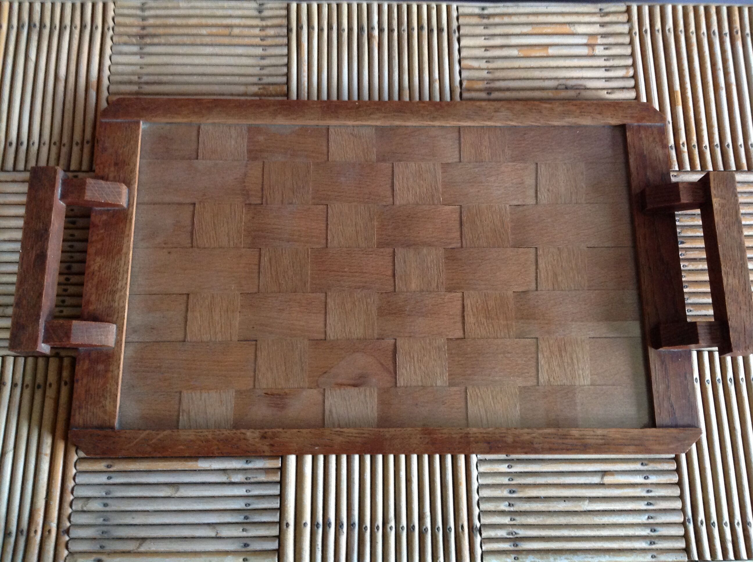Plateau en bois tressé