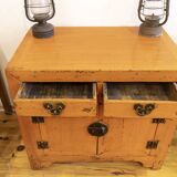 Buffet in ancient Chinese elm.