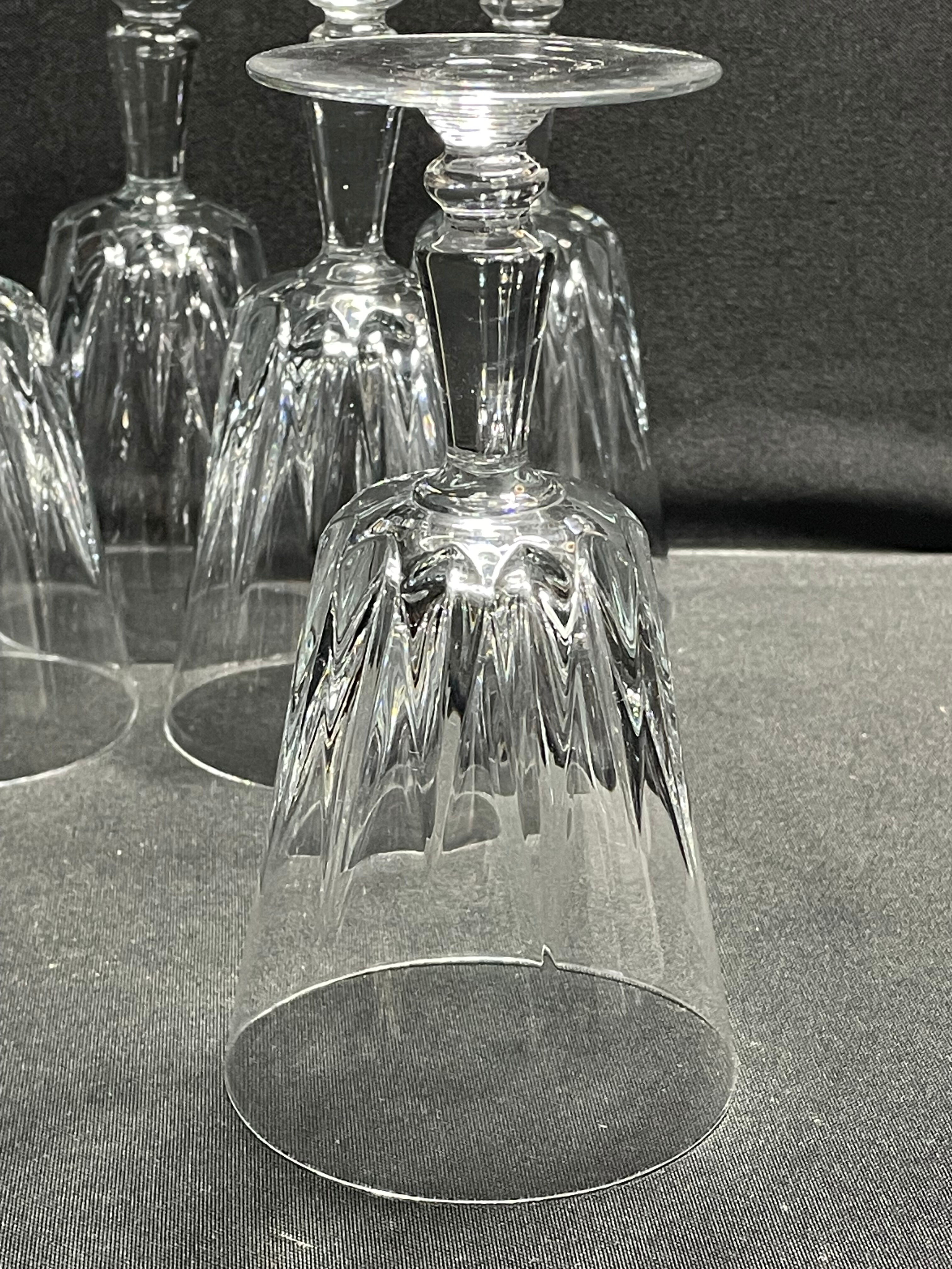 6 glasses on foot with water or wine