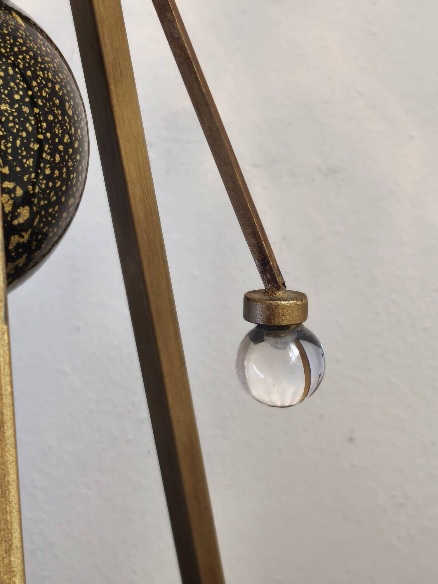 Lampe tripode italienne vintage Gallo en verre à inclusions dorées