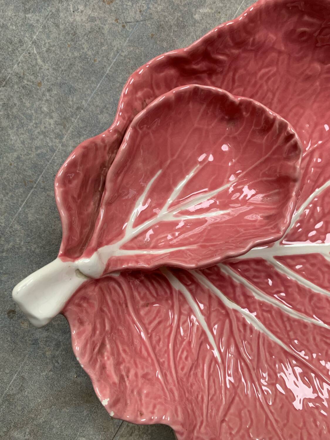 Cabbage leaf barbotine dish