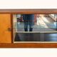 Vitrine murale Mid-Century noyer – années 1950