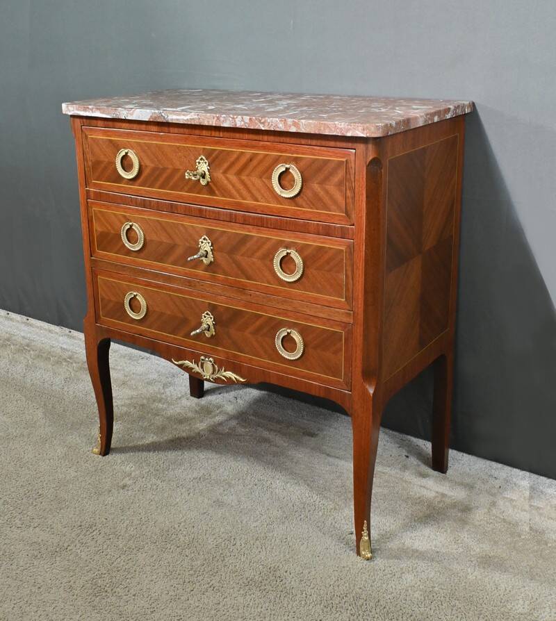 Small Mahogany Chest of Drawers – Part 1 of the 20th Century