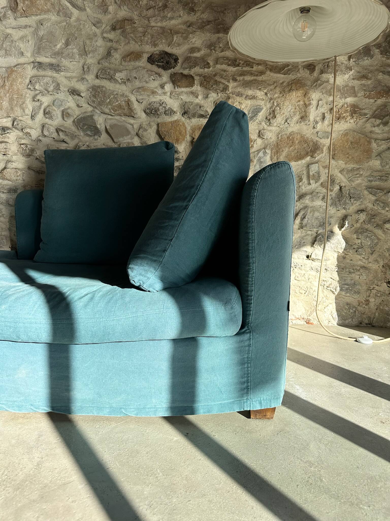 Méridienne Caravane – duck blue linen chaise longue