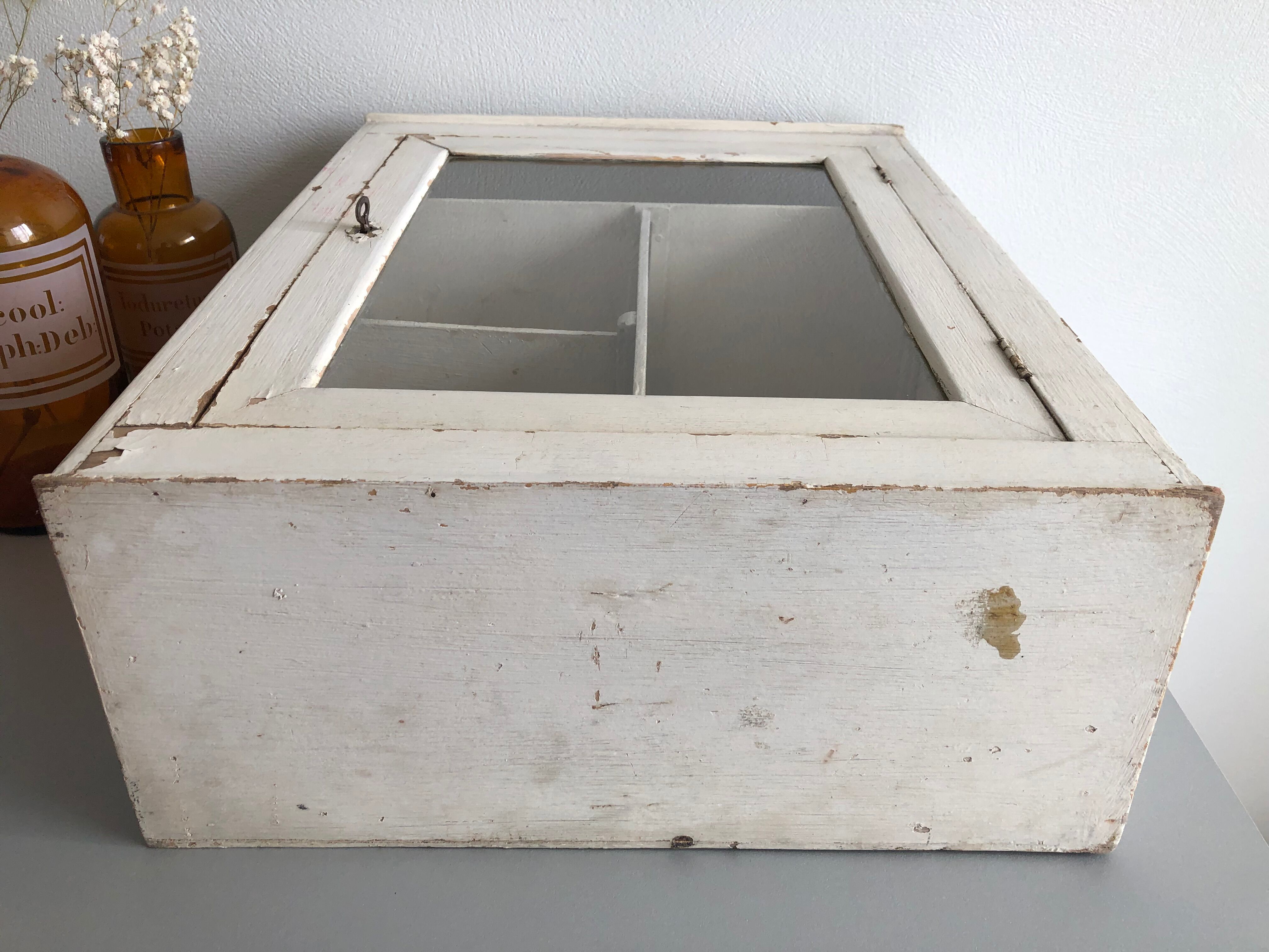 Armoire pharmacie patinée
