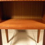 Bedside table feet spindles