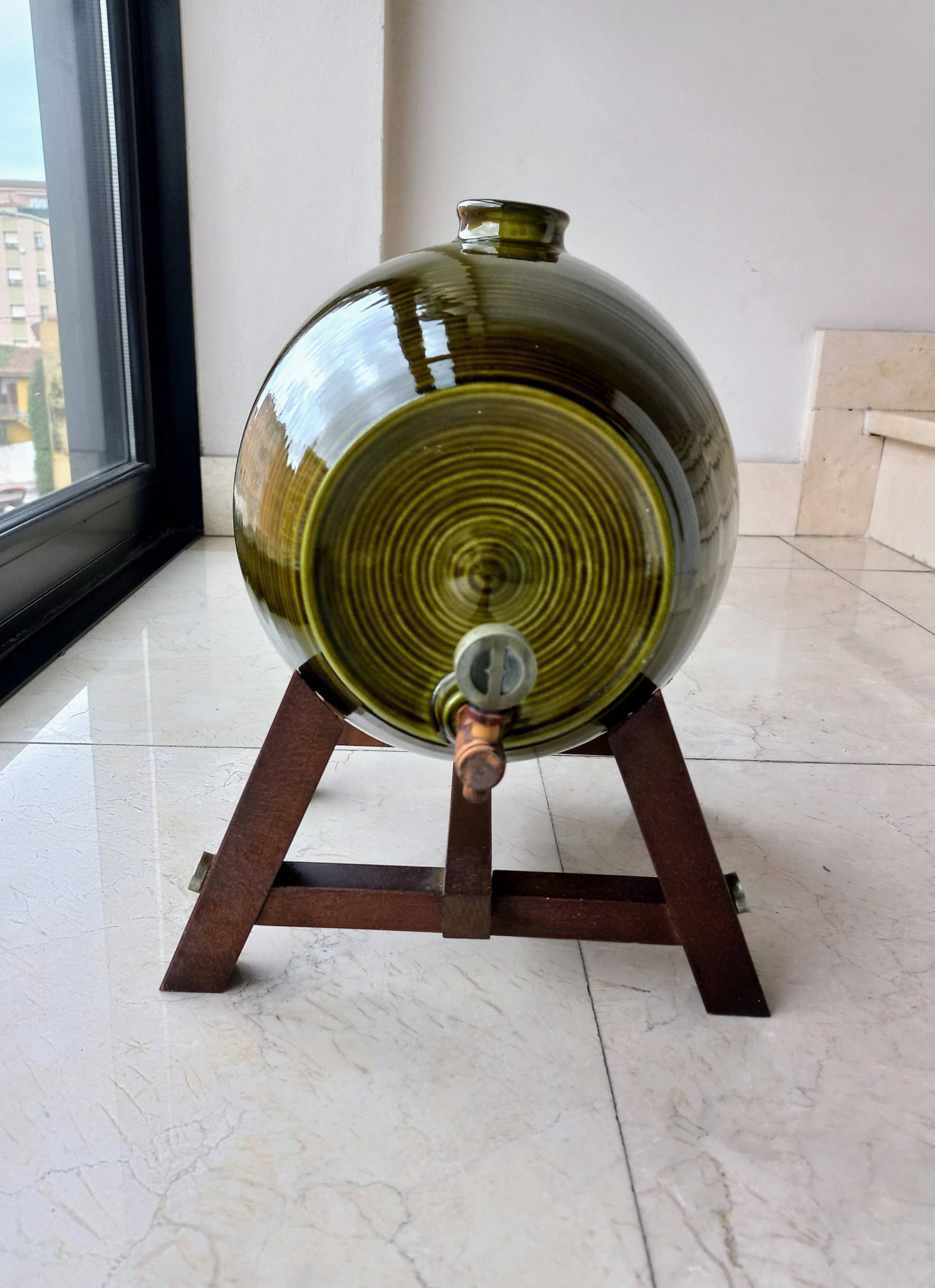 Ceramic spirit barrel