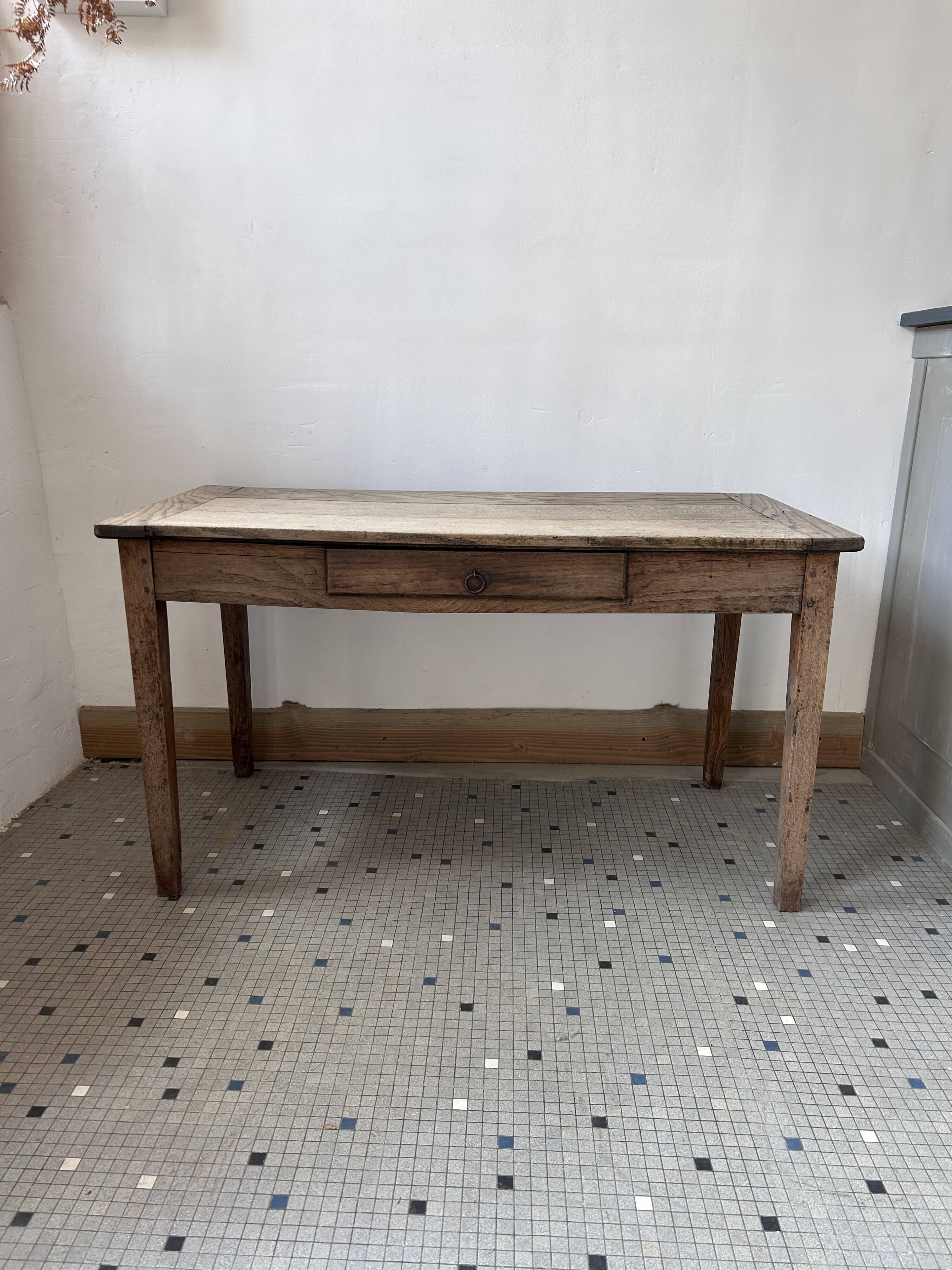 Farm table