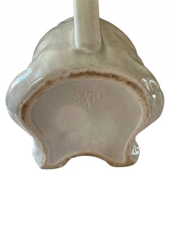 Pichet en forme d'éléphant