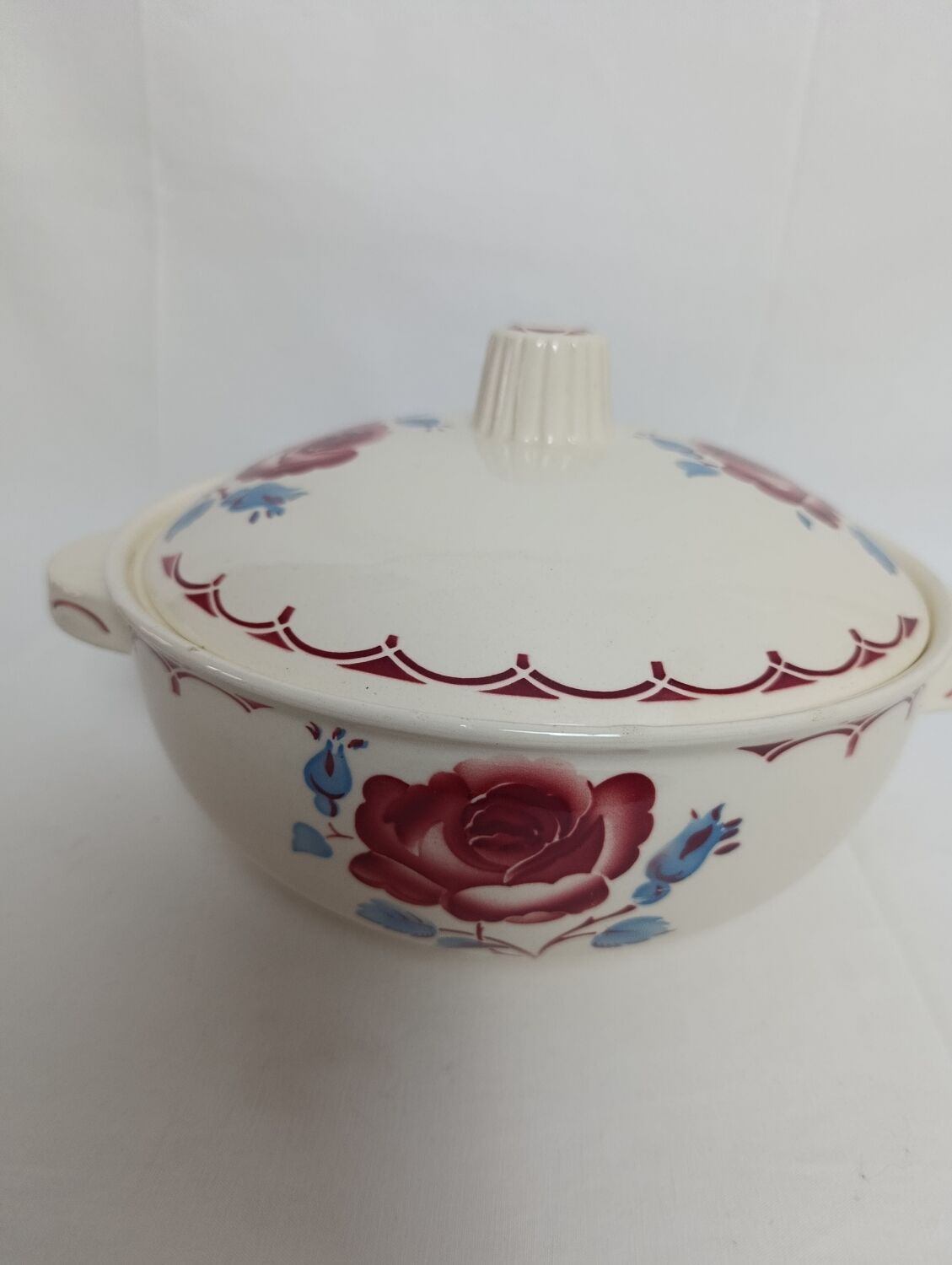 Badonviller soup tureen a la rose in semi-porcelain