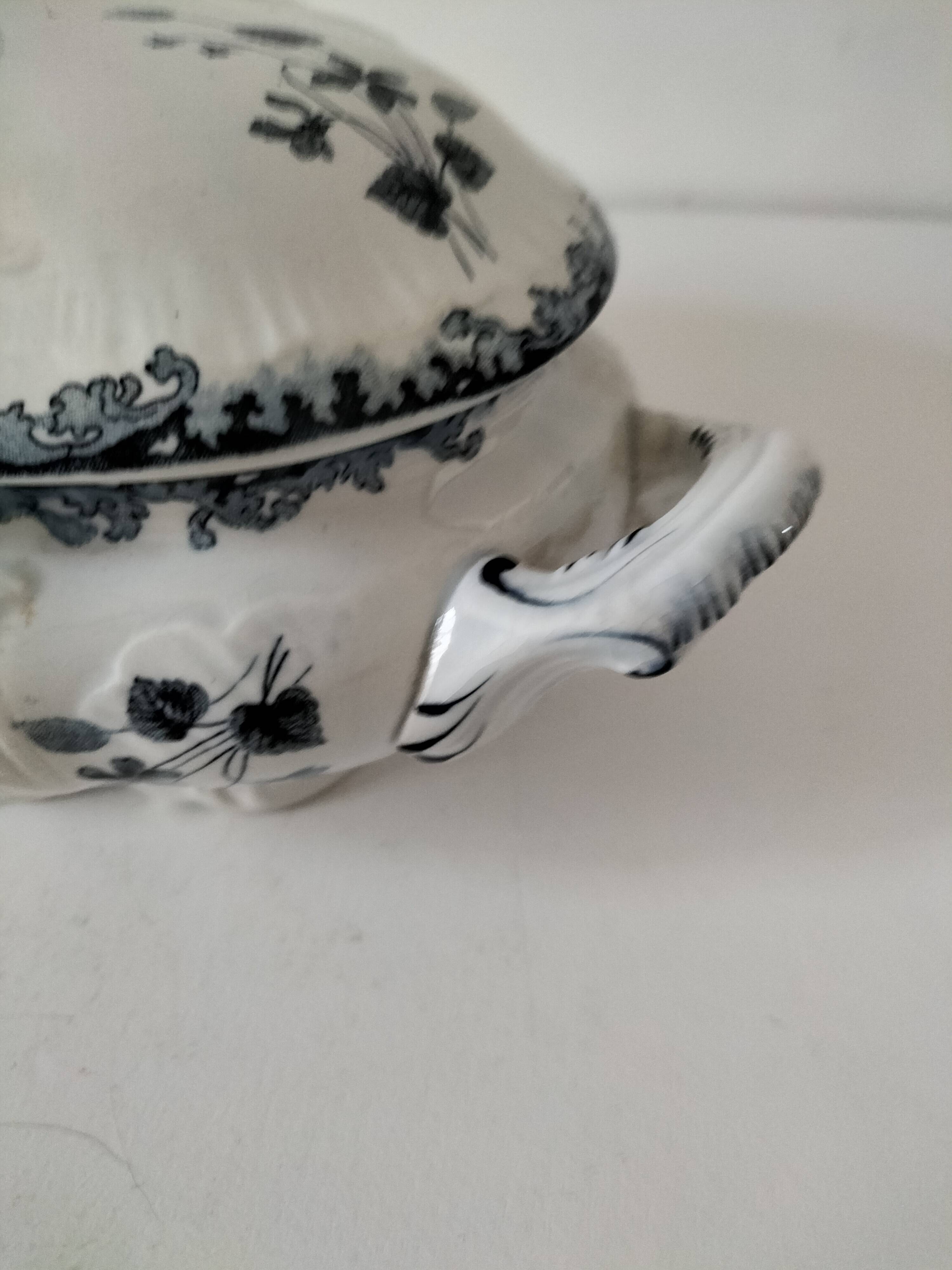 Antique Creil & Montereau soup tureen – sold by E. Bourgeois