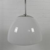 Lampe d'école ancienne avec une grande boule en verre opale, années 1930