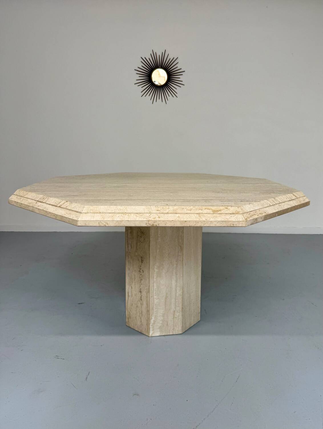 Table de repas en travertin épais design italien des années 70 vintage