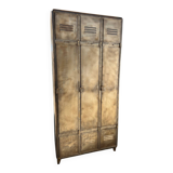 Industrial locker room