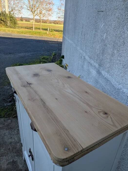 White Parisian buffet