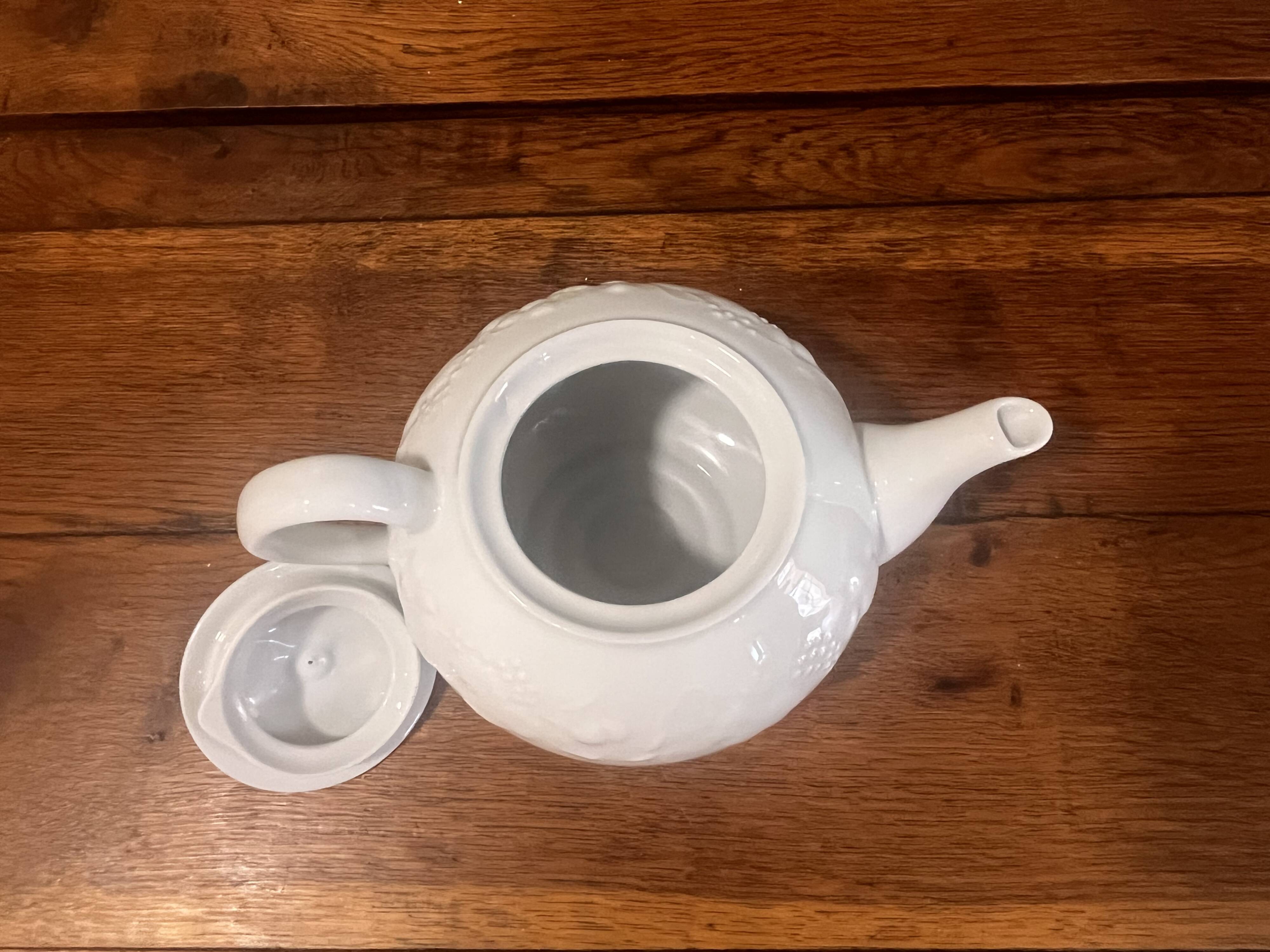 Porcelain teapot Philippe Deshoulières