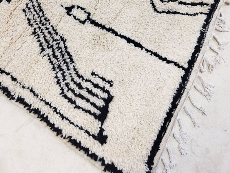 Moroccan berber carpet 278x150cm
