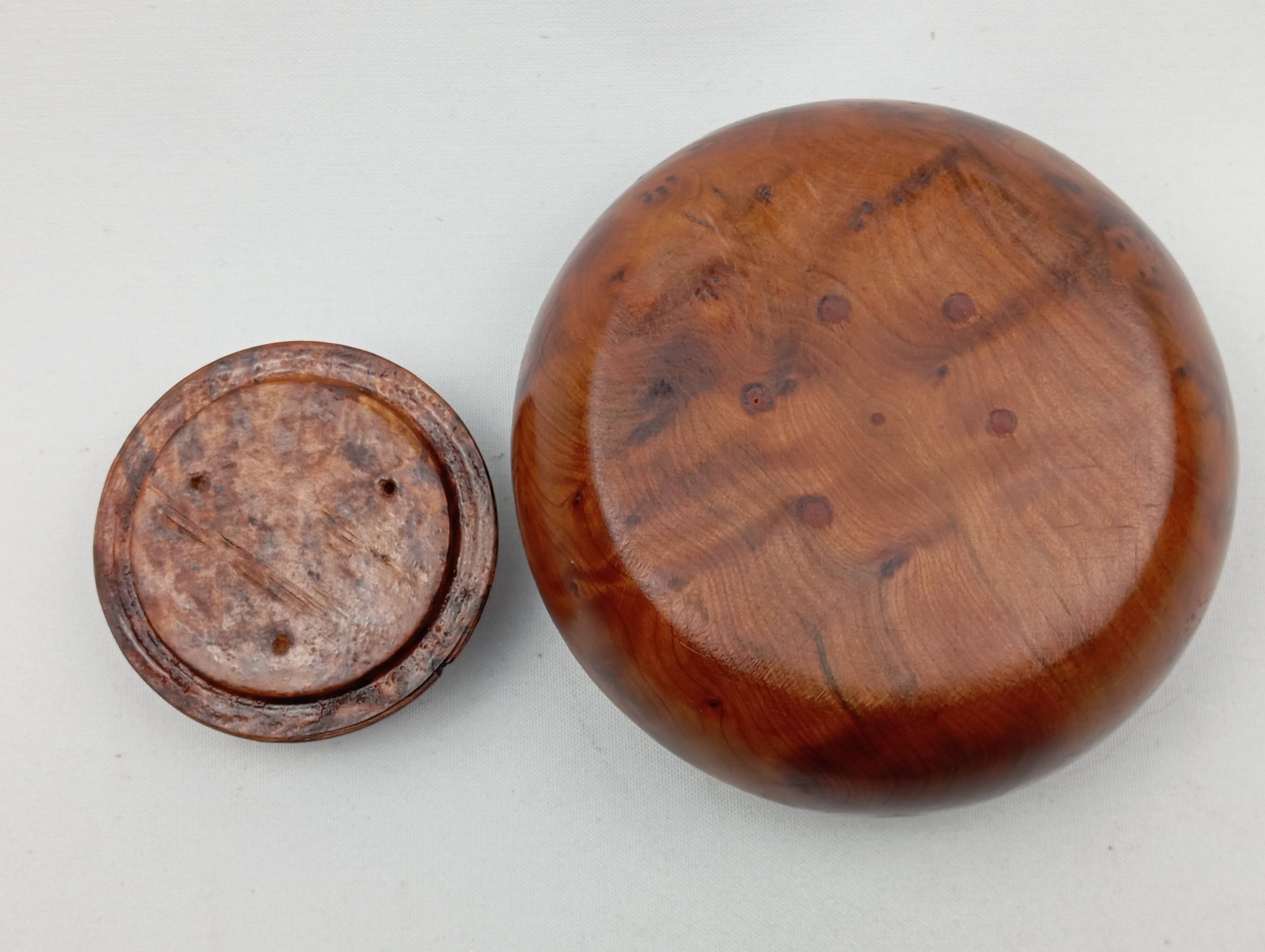Tobacco box pot snuffbox in olive wood
