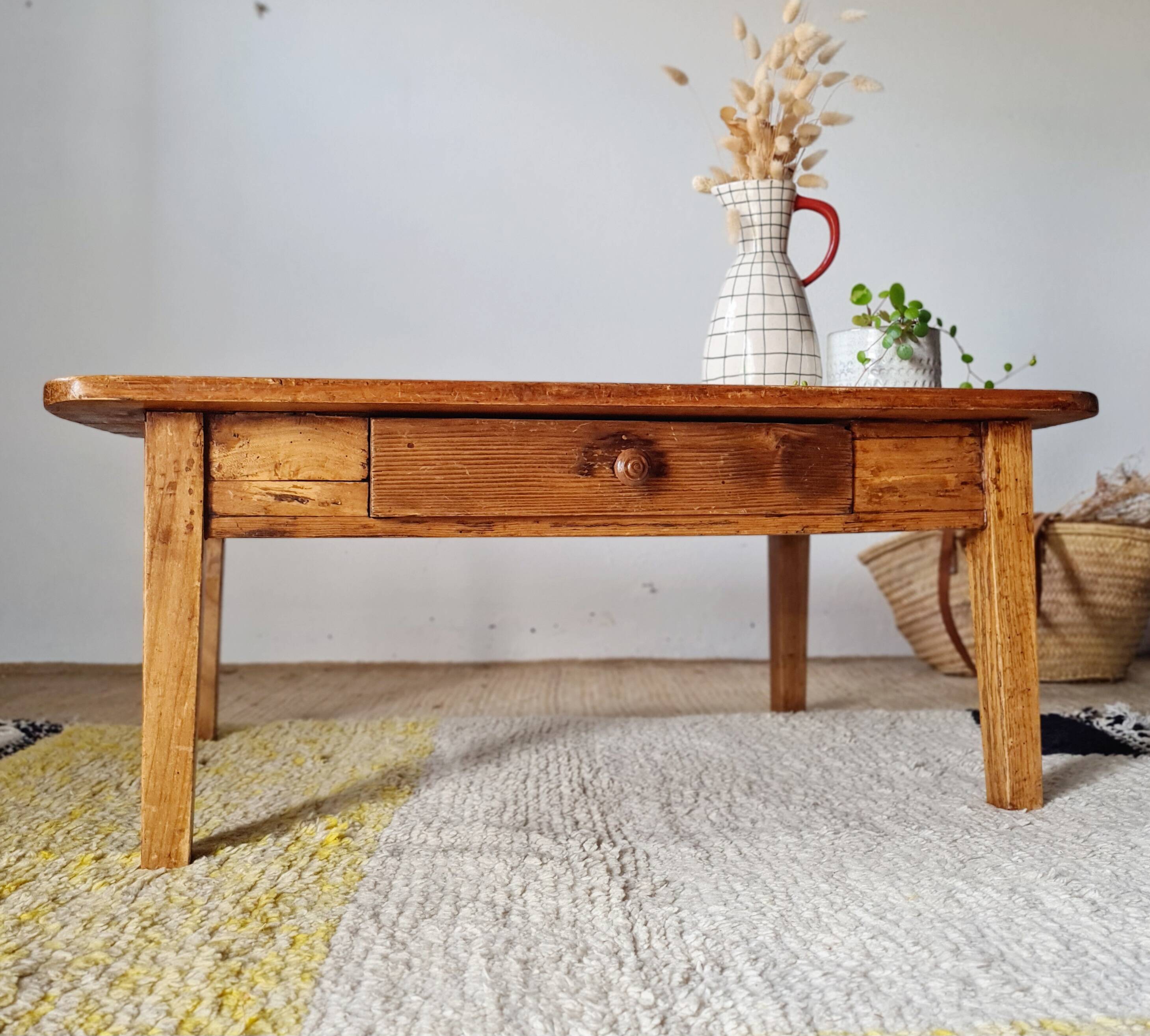 Low farmhouse table in honey pine wood with drawer, L96cm