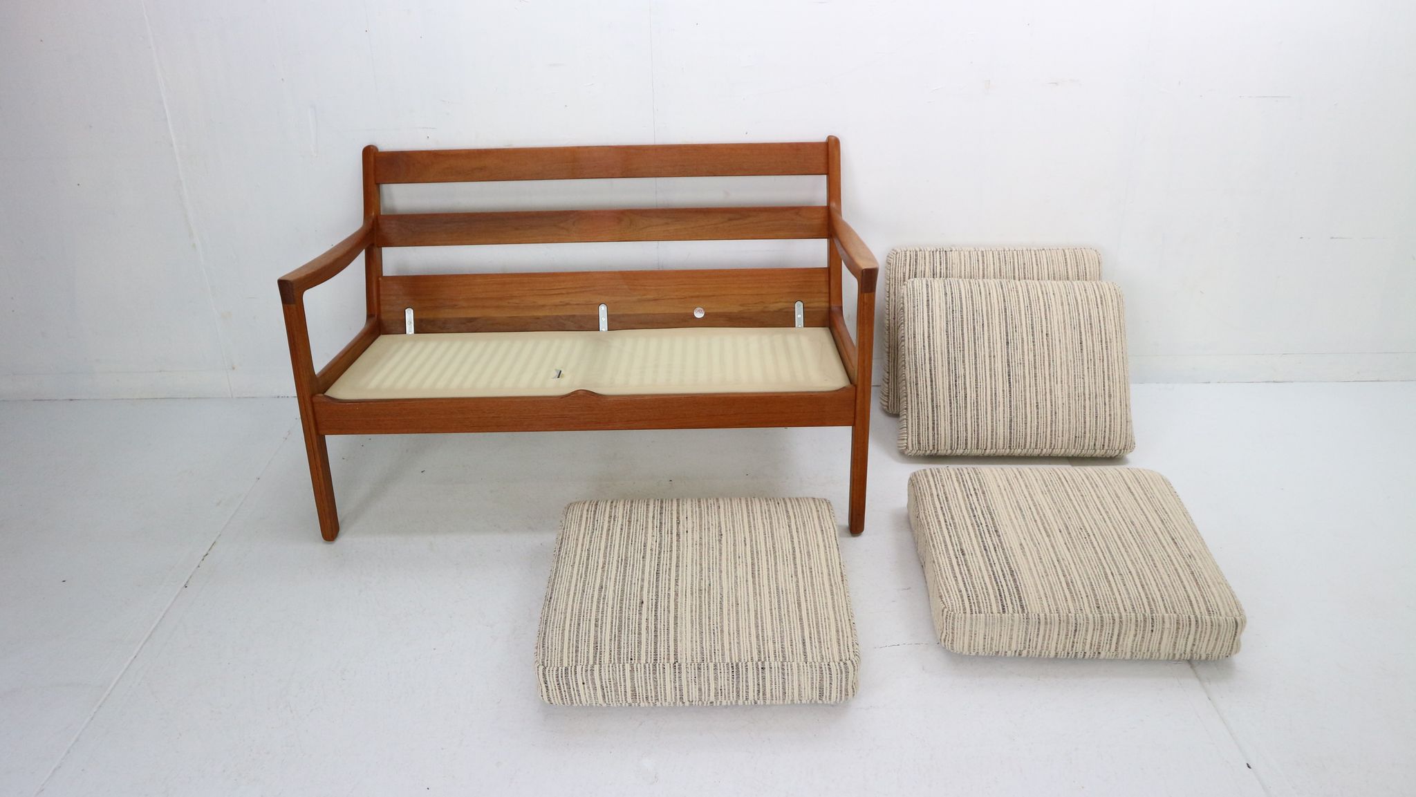 Ole Wanscher Senator 166 Teak 2-Seater Sofa for France & Søn, 1960 Denmark