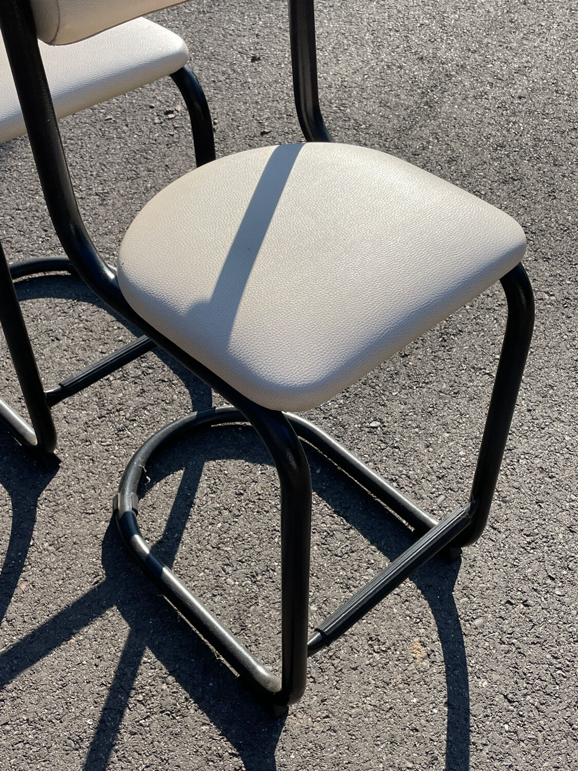 Pair of 1980s high chairs in leather and metal