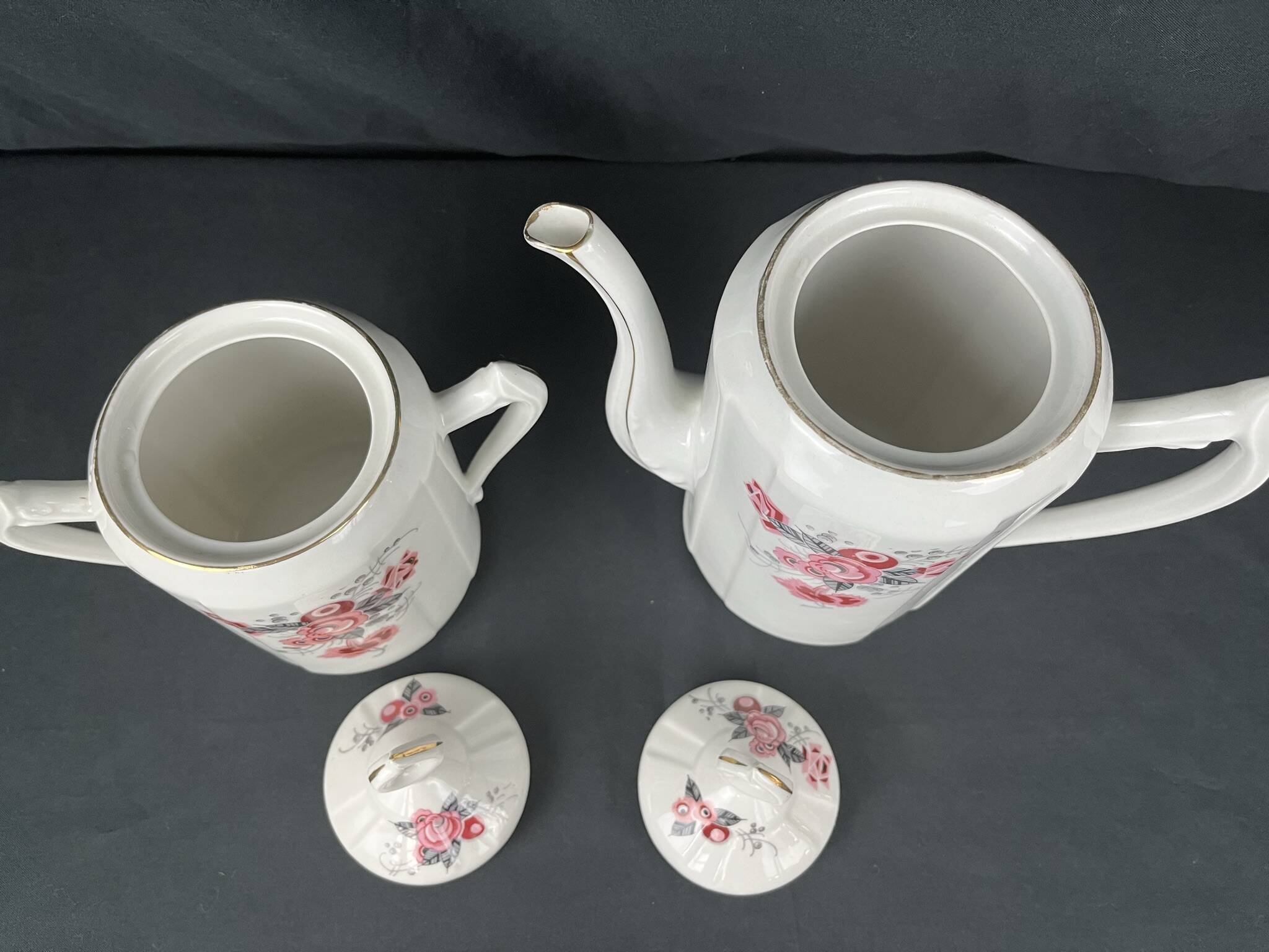 Art Deco, Porcelain jug and sugar bowl with flower decoration circa 1930