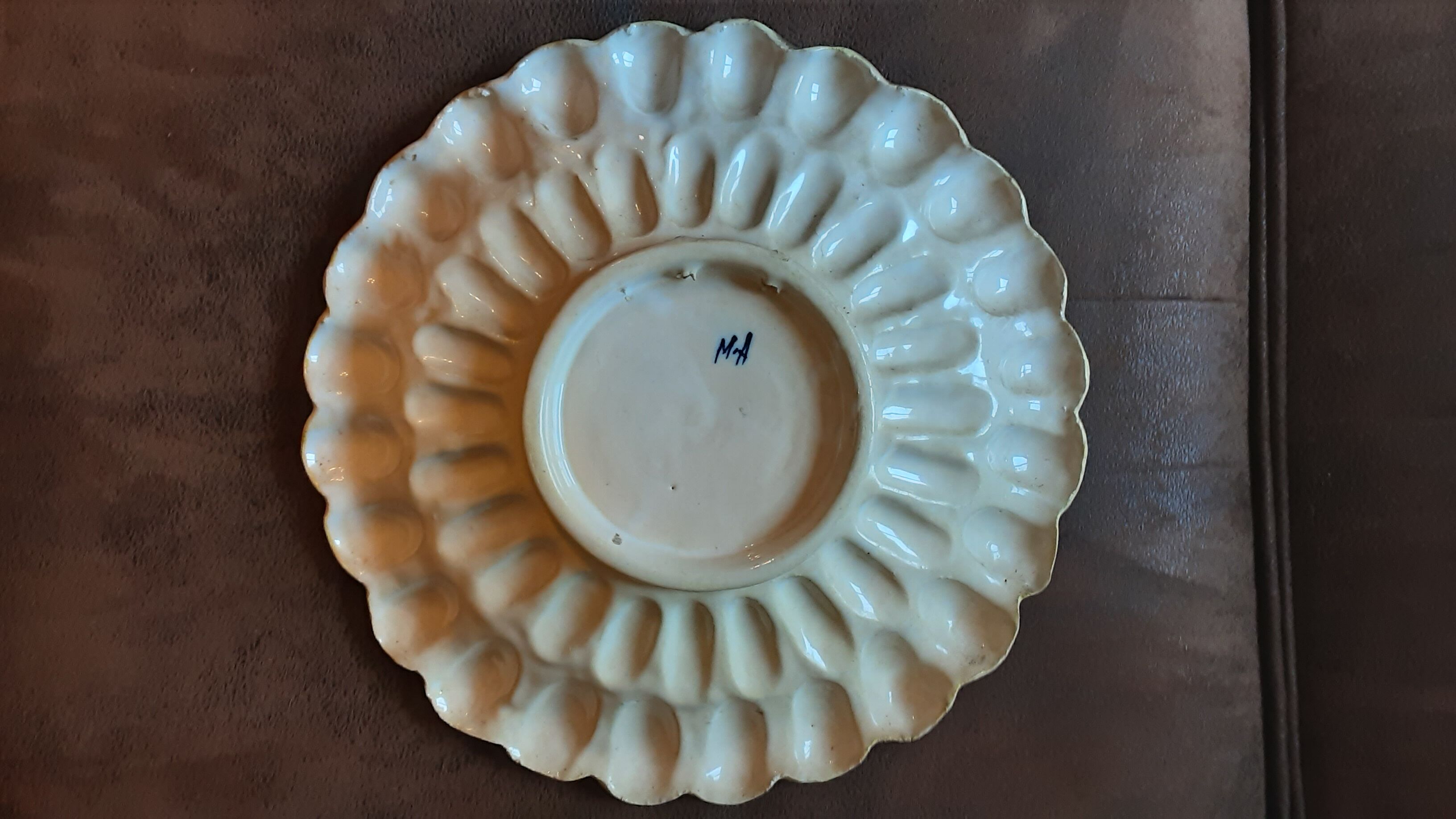 Decorative plate M-A