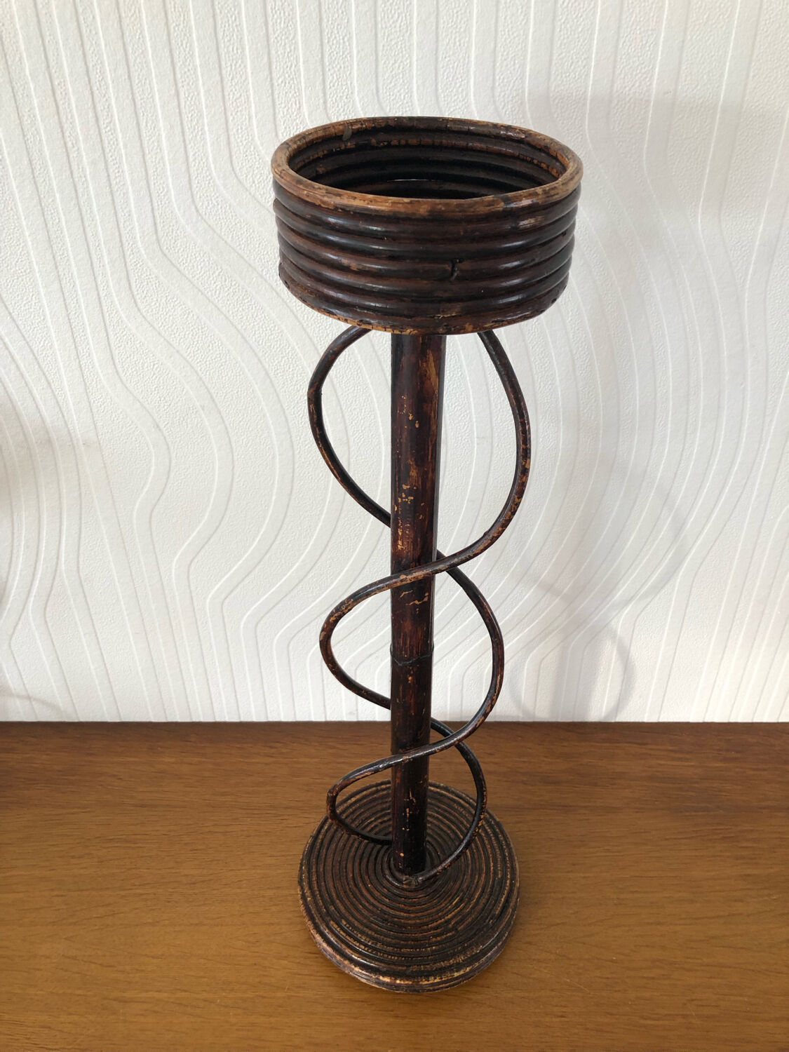 Plant holder in wicker vintage