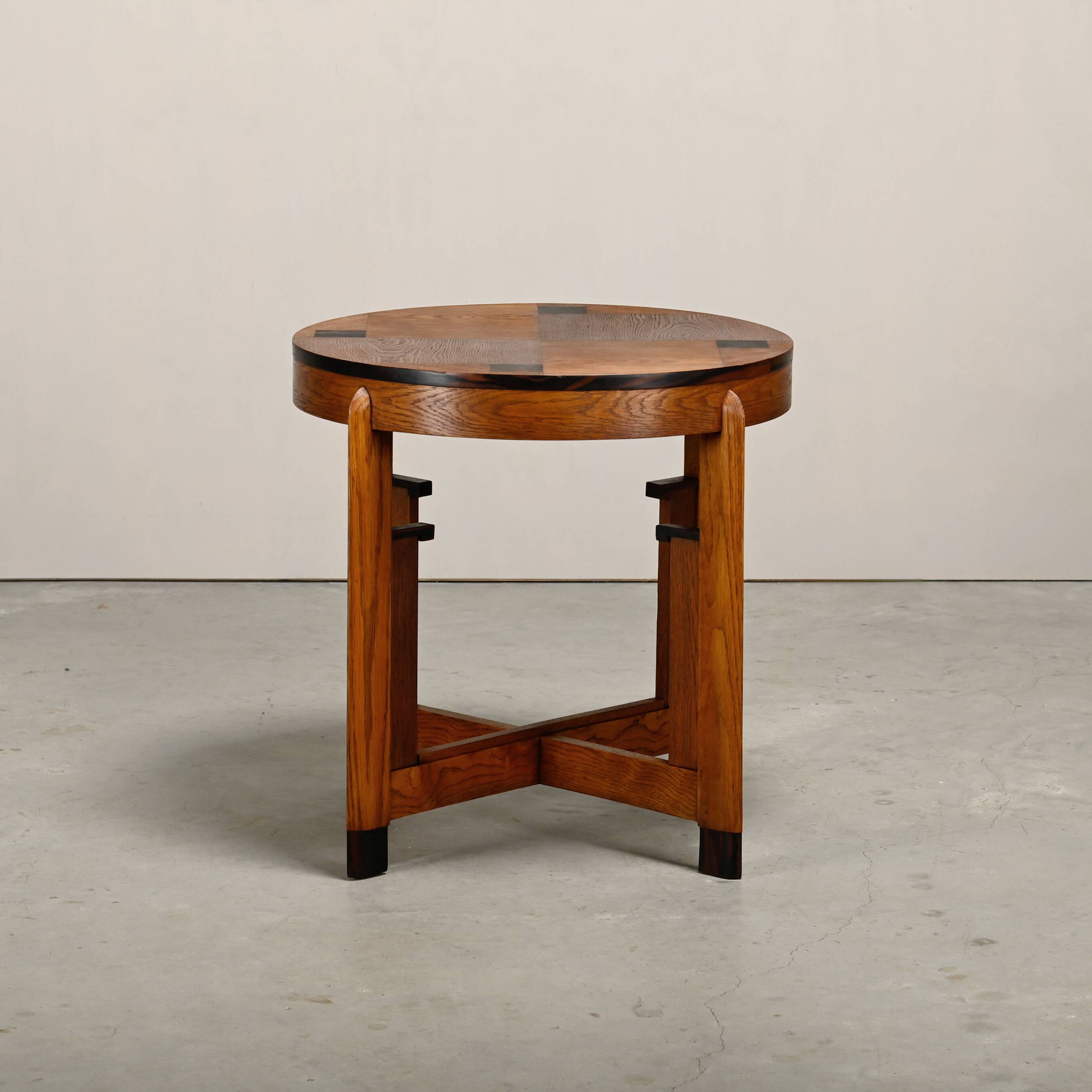 Dutch Art Deco Modernist Amsterdam School side table in Oak