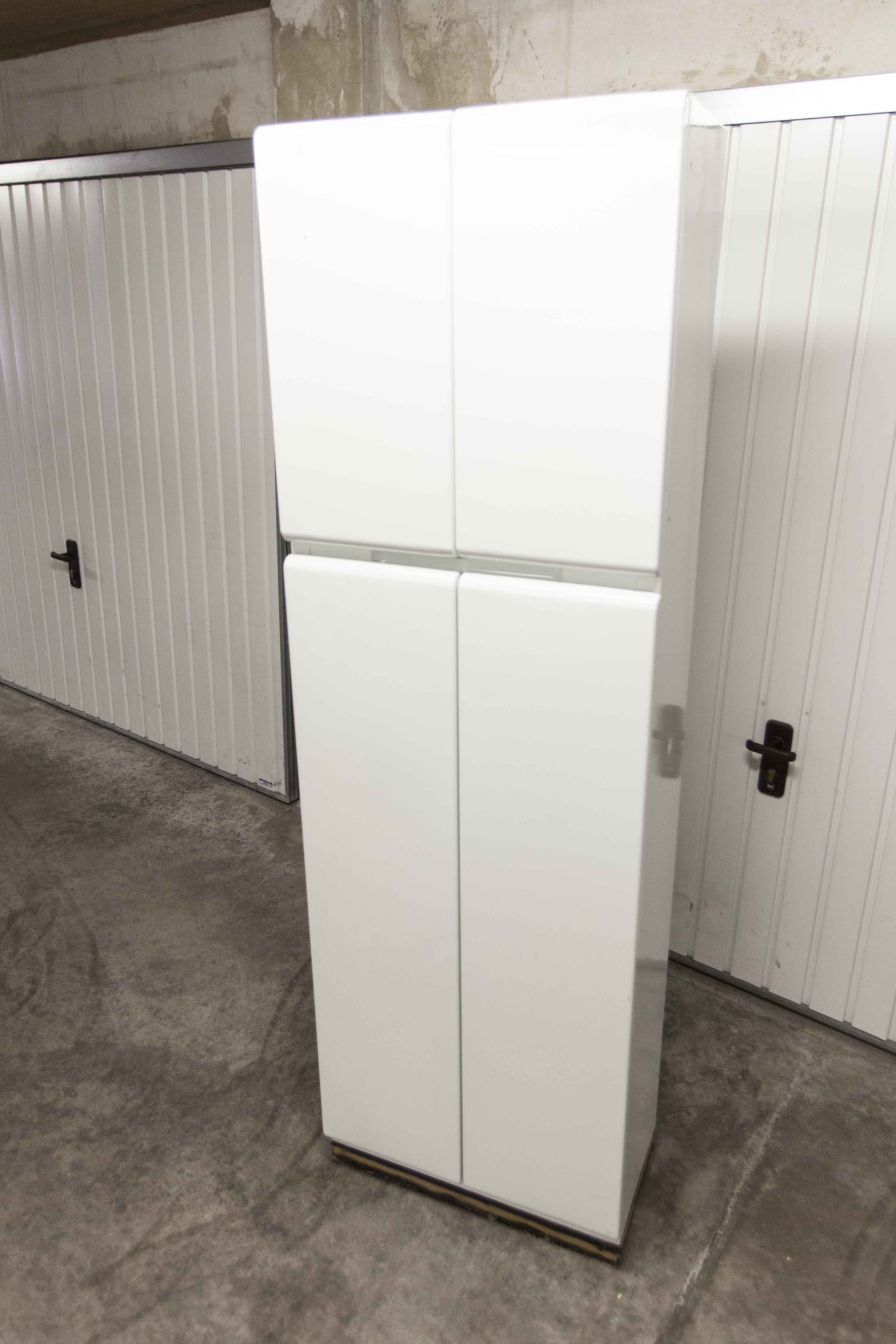 Bathroom cabinet in white metal 1960