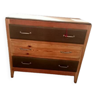 Linen chest of drawers