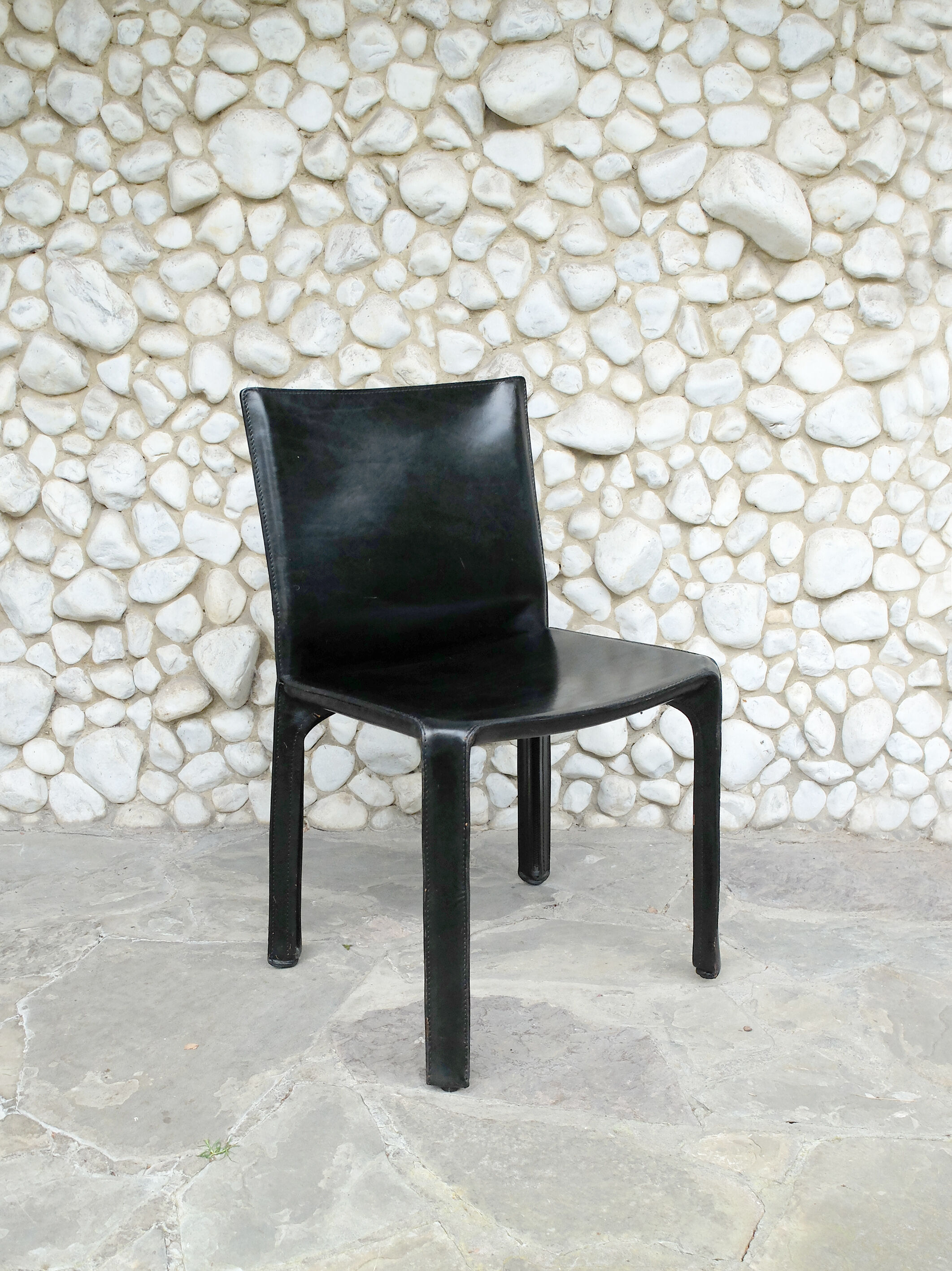 CAB 412 chair in black leather, Mario Bellini design for Cassina