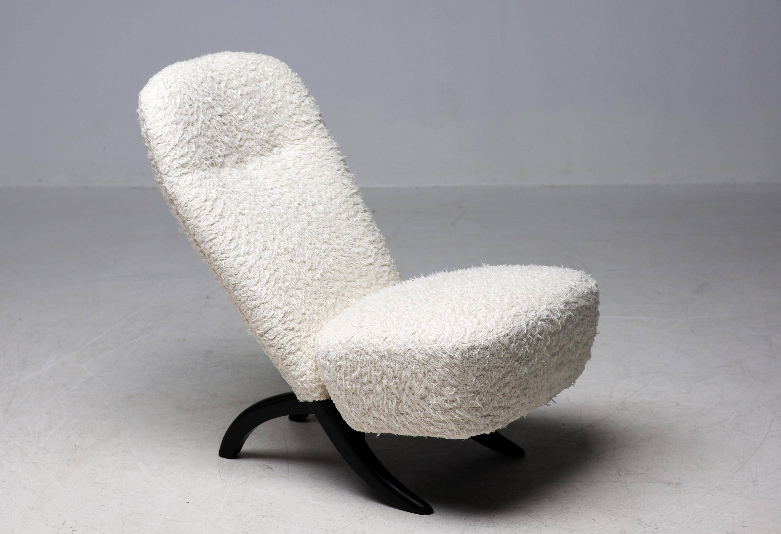 Congo chair by Theo Ruth for Artifort, white, mid-century modern.