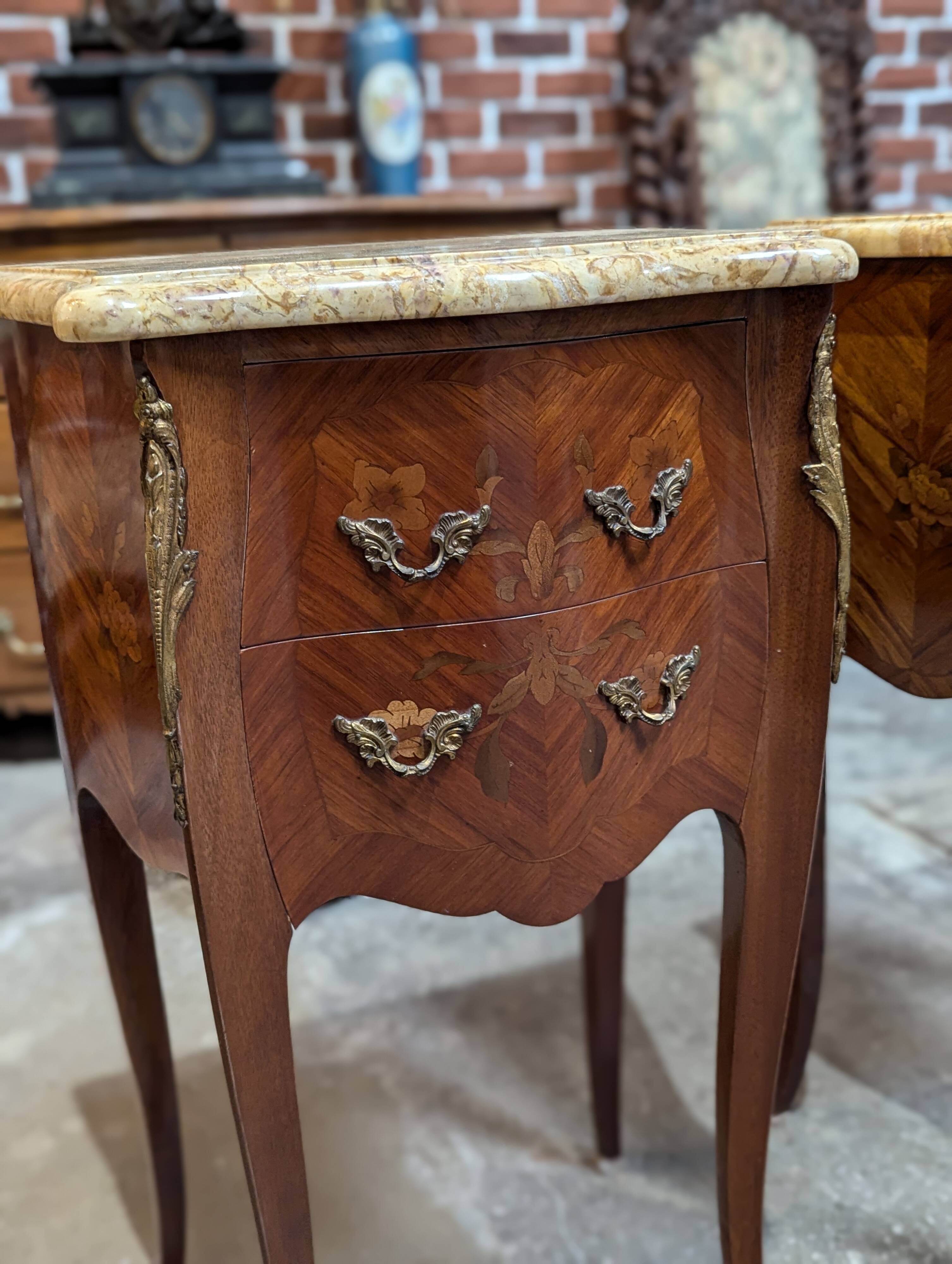Paire chevets style louis XV