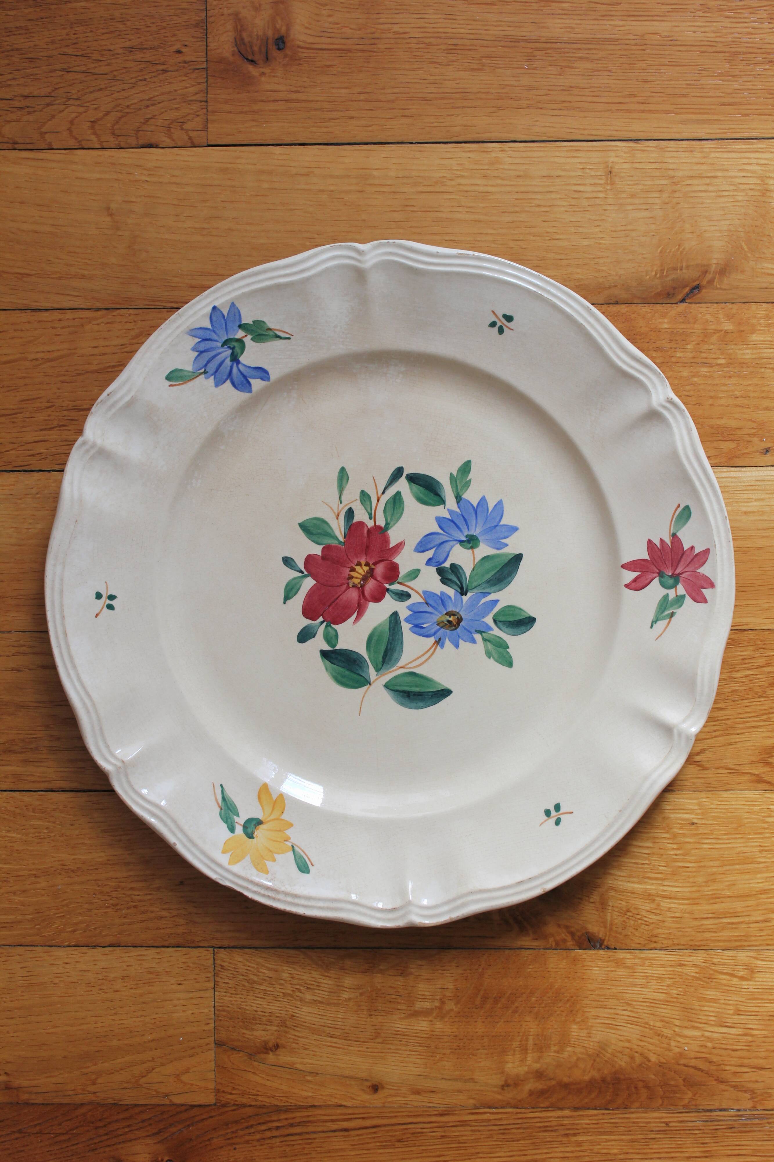 Round scalloped earthenware dish Digoin Sarreguemines floral decoration