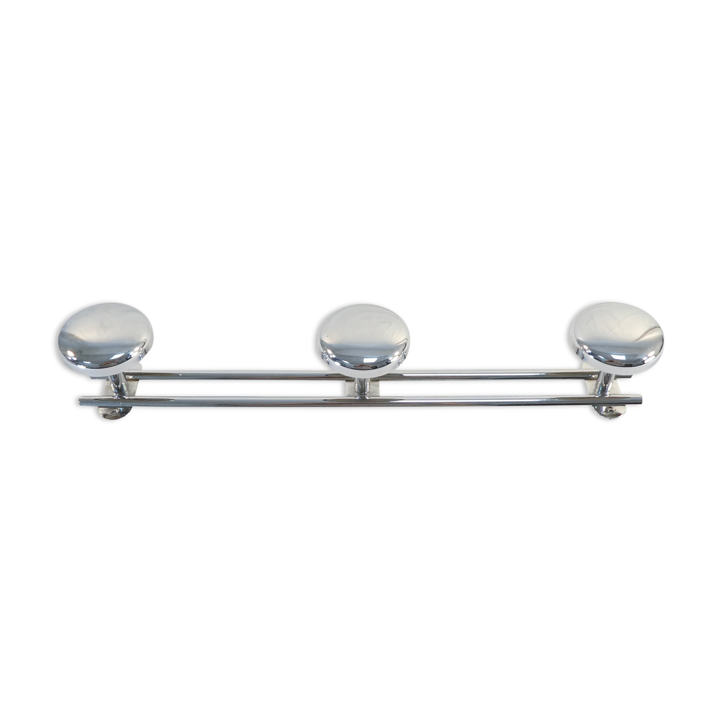 Coat rack has 3 pastes in chromed metal vintage