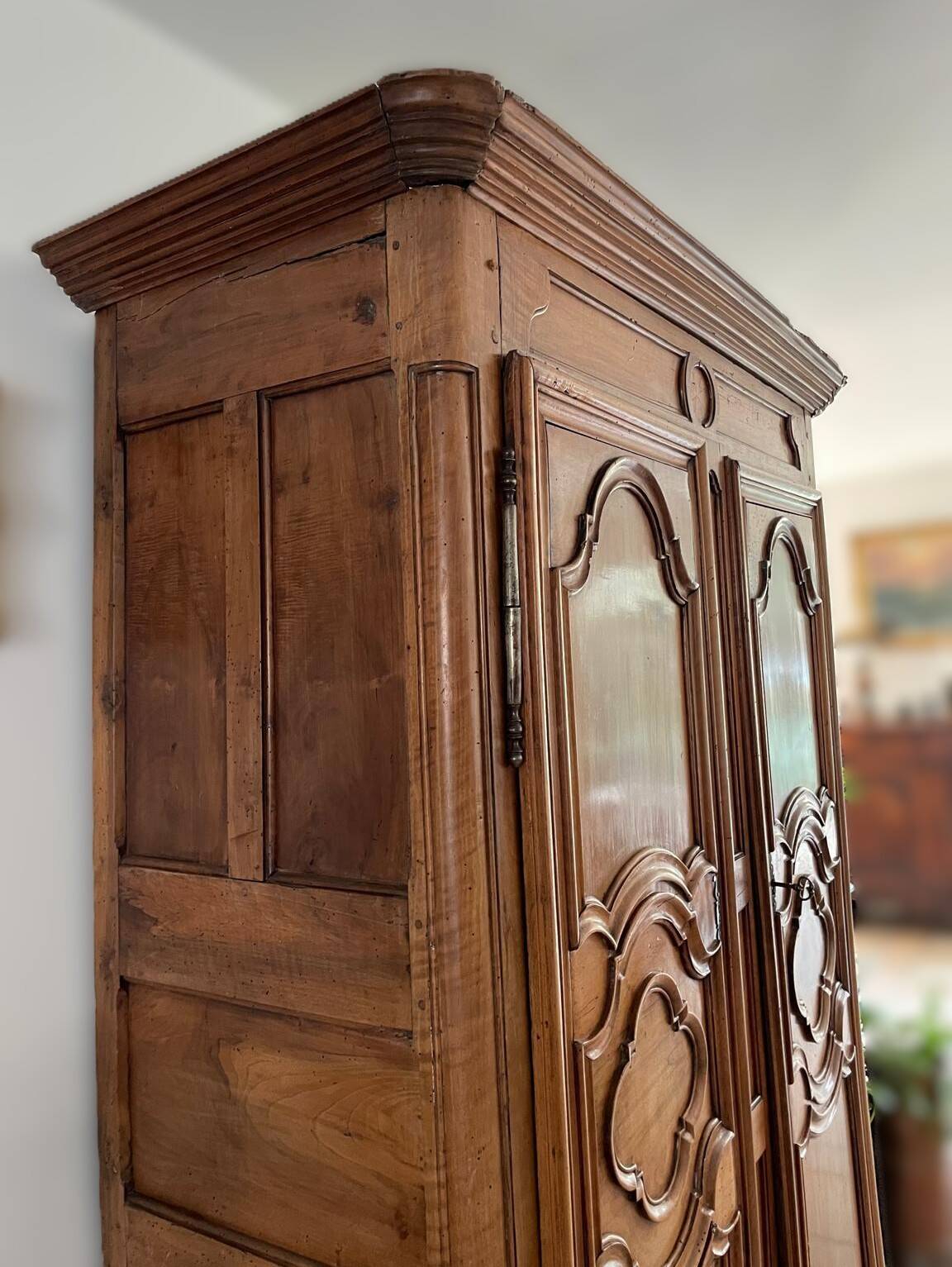 Authentic Provençal walnut wardrobe - Late 19th century, to be restored.