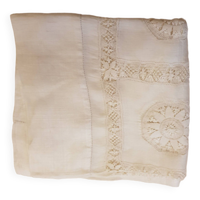 Nappe brodée main
