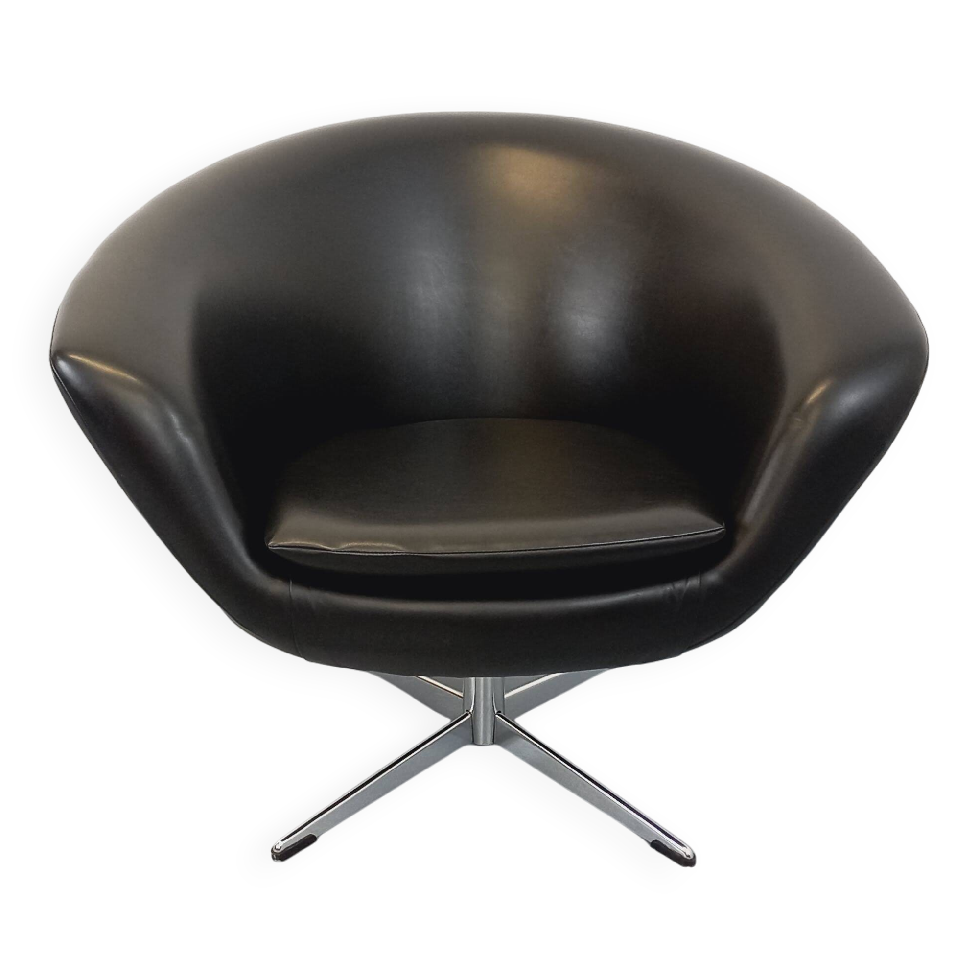 Vintage Scandinavian swivel chair in faux leather and chrome from the 1970s.