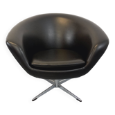 Vintage Scandinavian swivel chair in faux leather and chrome from the 1970s.