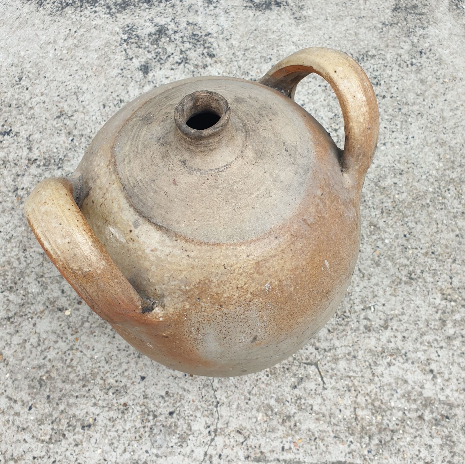 Jug Old terracotta jar