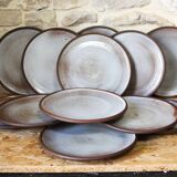 12 assiettes en grès émaillé Jeanne et Norbert Pierlot Ratilly