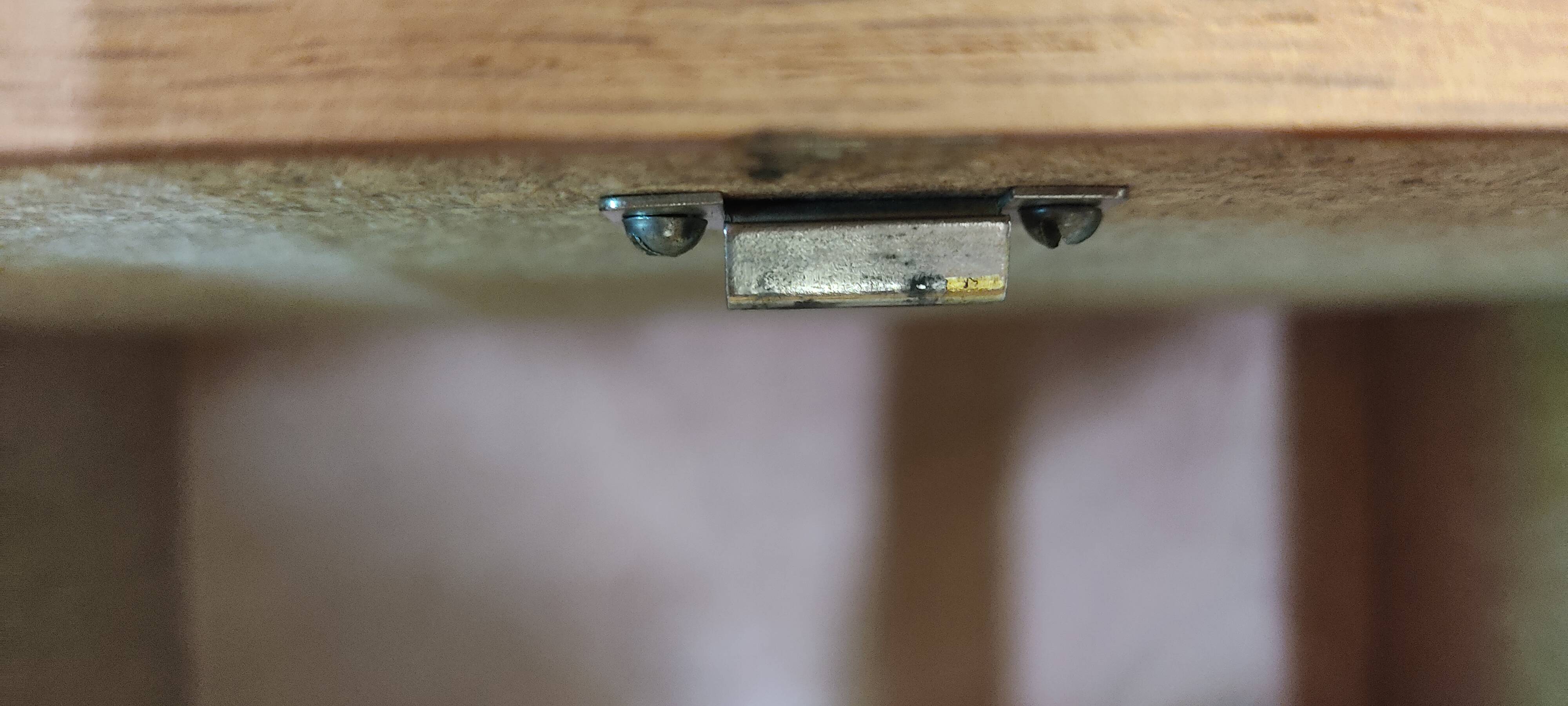 Meuble à clapets